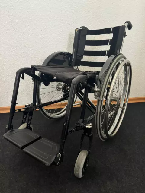 Meyra 4.352 Aktivrollstuhl Rollstuhl Faltrollstuhl faltbar Schwalbe Bereifung 2