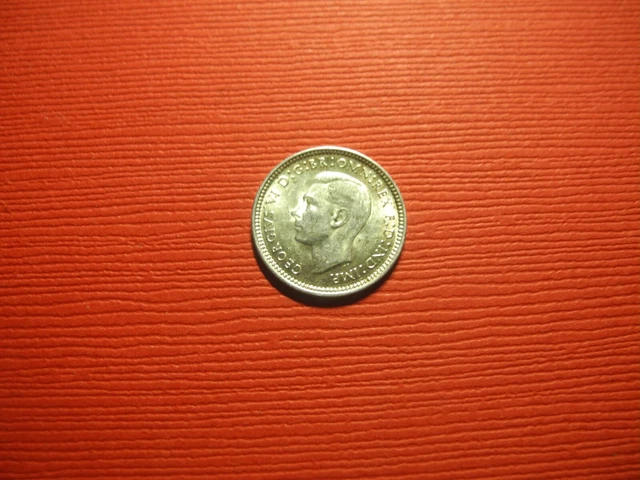 Aus214  - Australia -  3 Pence  - 1942D - Silver