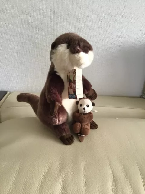 peluche Nature Planet loutre de rivière 28cm et son bébé avec les étiquettes 