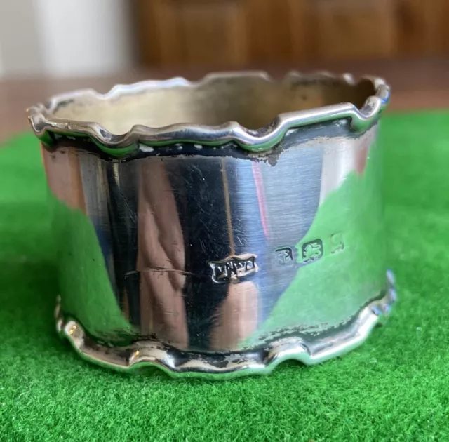 Edwardian Sterling Silver Pie Crust Edge Napkin Ring : Mappin & Webb 1915