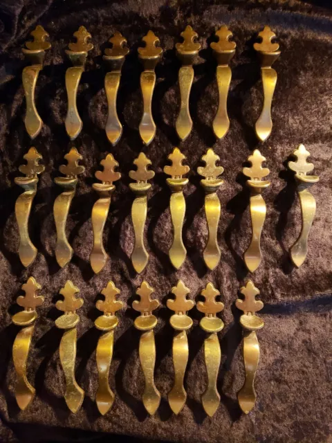 Lot of 22 Vintage Metal Brass Cabinet Drawer Pulls Handles ~ HARDWARE LOT
