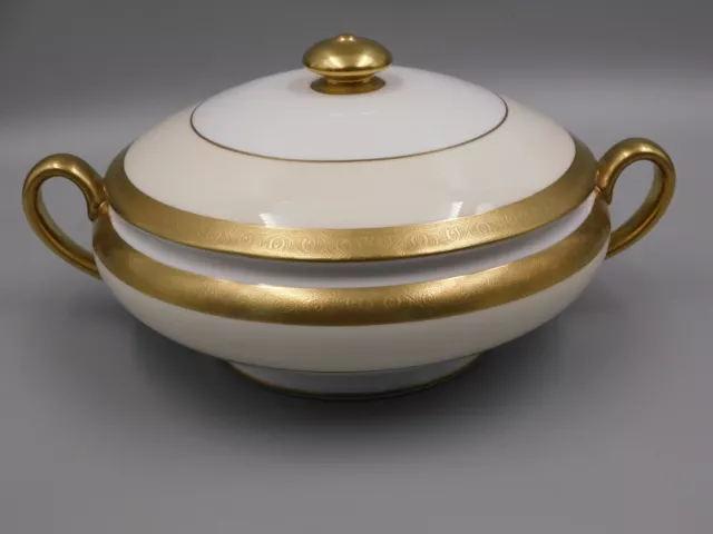 MINTON BUCKINGHAM LIDDED VEGETABLE TUREEN, 1st