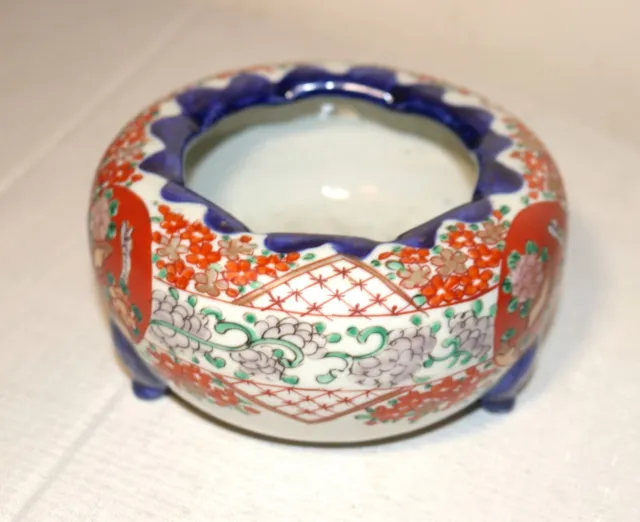 rare antique Japanese Meiji Imari hand painted porcelain tripod censer bowl