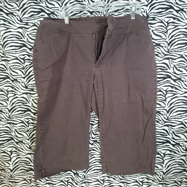 AUC - 0401 - Womens Sz. 18W Brown Dockers Khaki Capri Pants - NikkiMass.0