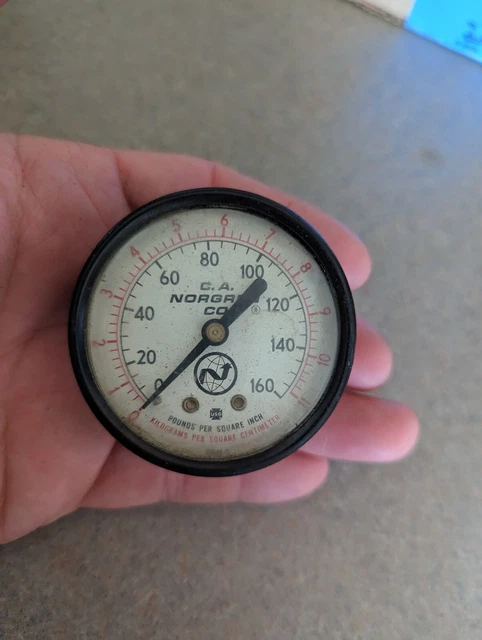 CA Norgren Co gauge 2”, 160 PSI gauge 11 bar, threaded pipe needle valve