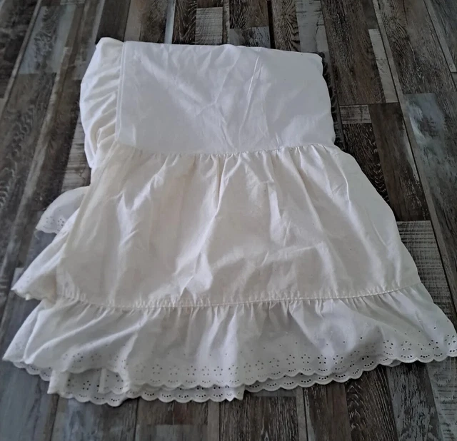 Falda doble con volantes para cama completa con ojales blancos de encaje hecha a mano cabaña en mal estado elegante