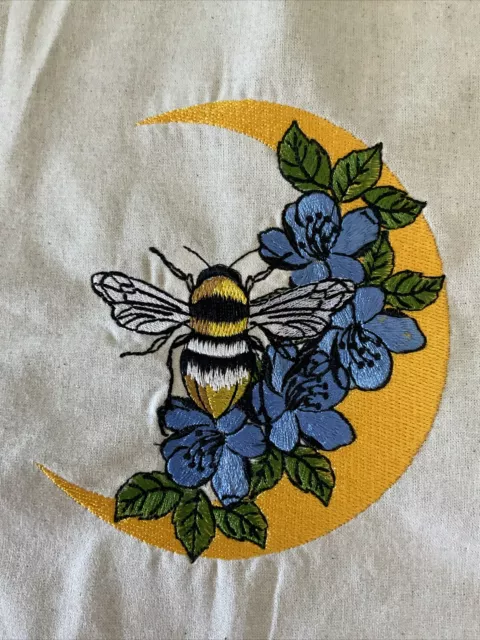 Bee With Flowers And Moon - 9.5" Quilt block