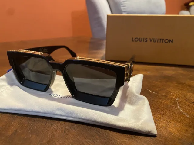 LV Waimea ($555) ❤ liked on Polyvore featuring accessories, eyewear,  sunglasses, gradient lens sunglasse…