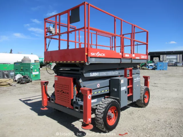 2013 Skyjack SJ8841RT 41' 4WD Dual Fuel Rough Terrain Scissor Lift Man bidadoo