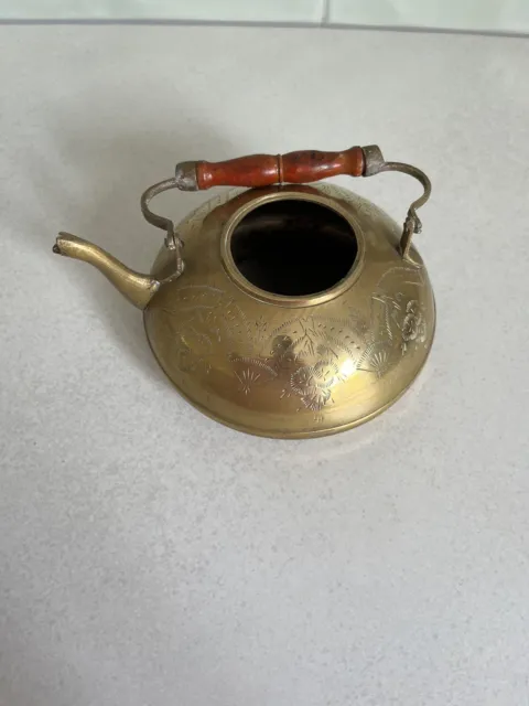 OLD VINTAGE BRASS TEA COFFEE KETTLE / POT WITH HANDLE. **missing lid