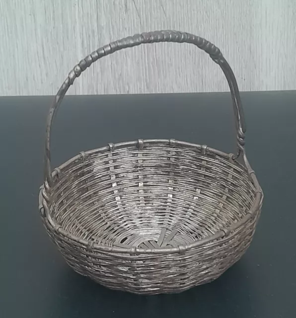 Ancien Petit Panier en fil de métal argenté tressé vintage Vide poche H: 12 cm