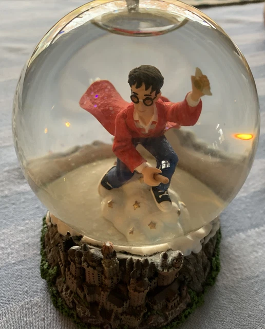 Harry Potter Quidditch Snow Globe Dome Warner Bros 853100A- Excellent condition!