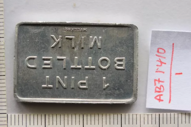 Milk 1 Pint Bottled Peter Sunderland Narrabri Token (AB71410/X582)