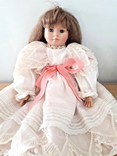 Catalogue 1990 - poupées corolle | Catalogue de jouet, Poupée, Coffrets