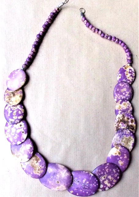 Collier Pendentif Ethnique En Os Teinté - Forme Lune Orange - Fabrication Artisanale Abigail