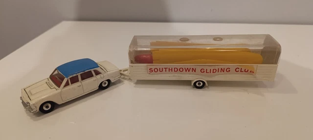 Dinky Toys GB Triumph 2000 avec remorque et planeur