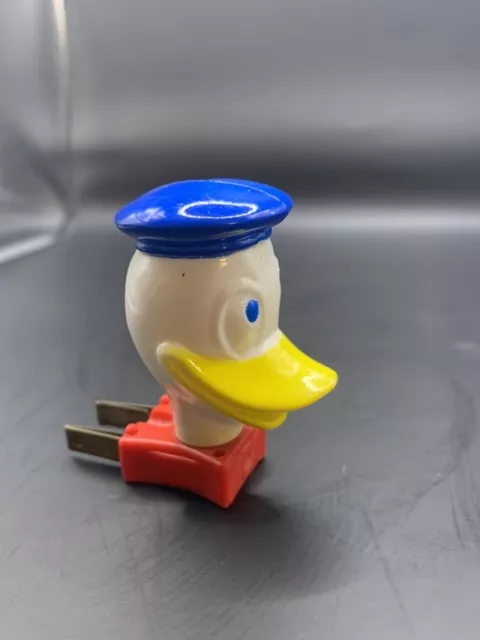 Vintage Donald Duck Night Light Plug-In GE General Electric Plastic Walt Disney