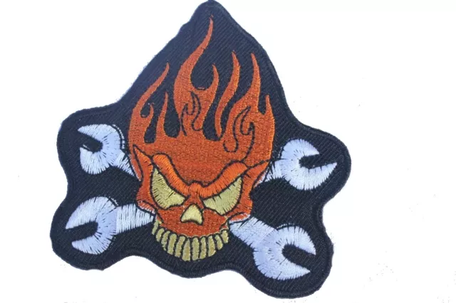 Patch tête de mort clés à molette  ( Hauteur : 8 cm )( Largeur à la base : 7.8 )