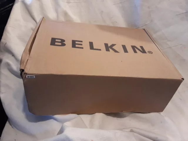 Belkin OmniView Soho Series 2-Port PS/2 & USB KVM Switch, with Cables F1DS102JEA