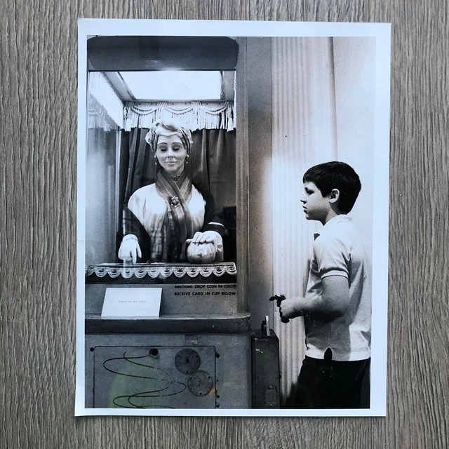 VTG Zoltar Grandma Fortune Telling Machine Circus Freak Side Show Press Photo