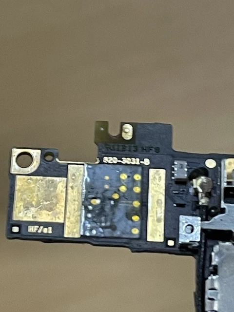 Carte Mère IPhone 4S Bloquée ICloud - Pour Pièces Détachées, En état Fonctionnel