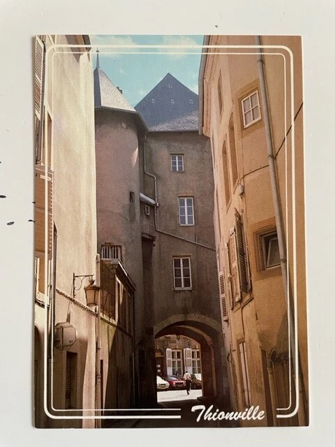 CPA 57 THIONVILLE Porte fortifiée du Château vers la Cour du Château DIEDENHOFEN 2