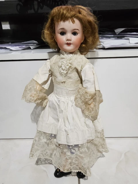 Ancienne poupée UNIS FRANCE avec sa robe ancien d'origine 40cm