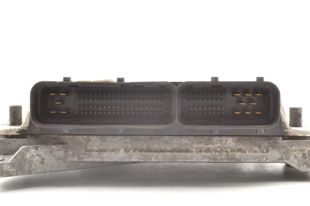 2004-2005 GMC SILVERADO Sierra Duramax Lly Fuel Injector Module Ficm ...