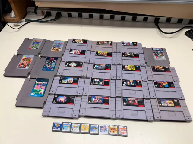 (32) Video Game Lot For Nintendo Snes Nes Ds Megaman Ds Bad Dudes Contra Mario