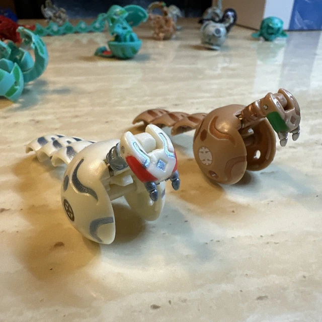 BAKUGAN CENTIPOID BROWN/ White Ventus B1 Classic 450G/ 250G Rare