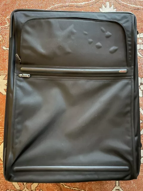 Tumi Alpha 2 Medium Trip Expandable Luggage 26” Suitcase Black 2 Wheeled 22026D4