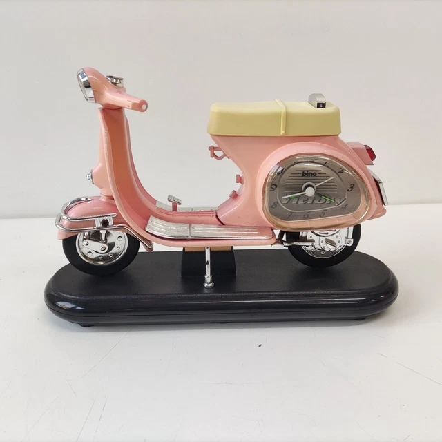 SVEGLIA DA TAVOLO ANNI 80 VINTAGE VESPA 50 ROSA OROLOGIO al QUARZO FUNZIONANTE