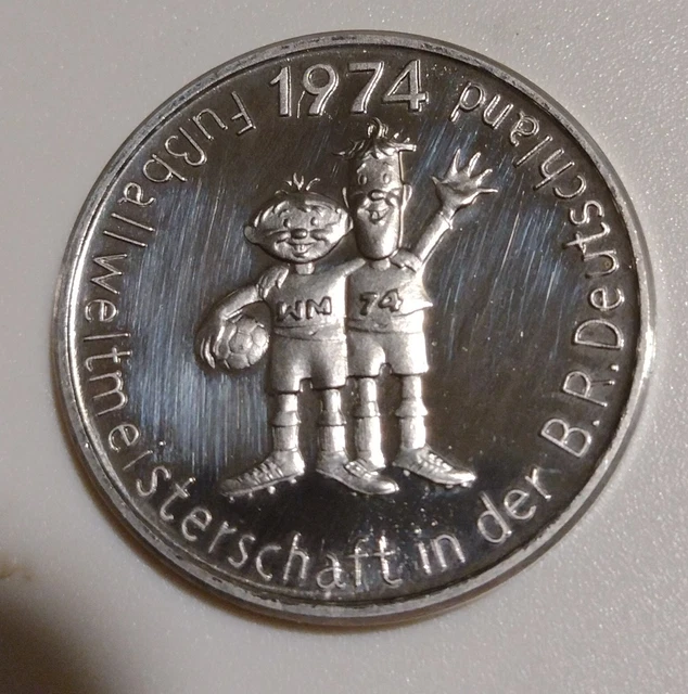 6X SILBERMEDAILLEN ZUR Fußball WM 1974 und Olympia 1972, etwa 182 Gramm