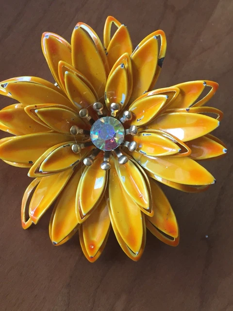 MCM ‘Flower Power’ Brooch/Pin Metal Painted Costume Yellow Unbranded Sunflower