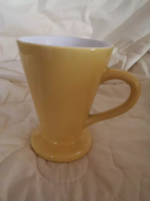 Kaffeetasse Kaffeebecher ° Trichterform ° gelb °  KERAMIK / mit FUSS /Höhe 11 cm