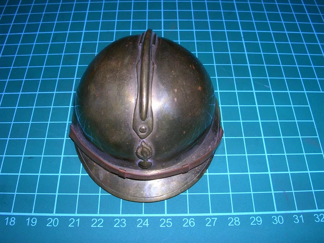 Frankreich Helm     Adrian   als Offiziersgeschenk  Messing  Granate