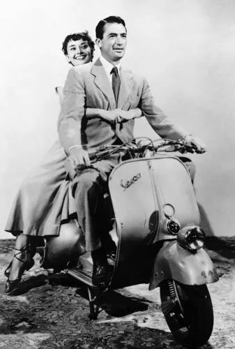 Roman Holiday [Gregory Peck/Audrey Hepburn] 8"x10" 10"x8" Photo 66457