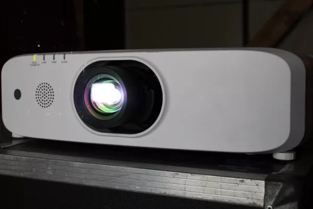 *Panasonic PT-EX520L+Objektiv*Konferenz-Beamer Projektor projector wie neu 1h