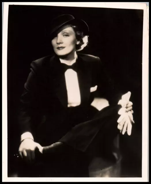 HOLLYWOOD ACTRESS MARLENE DIETRICH STYLISH POSE STUNNING PORTRAIT 30s PHOTO 118