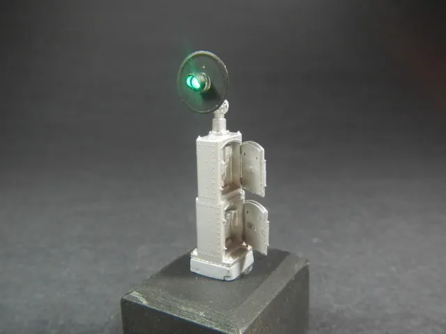 HO Scale Dwarf Cabinet Mount Searchlight Signal Kit - LED Light Capable  (2197)