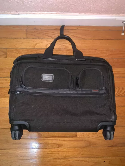 TUMI Alpha 3 Deluxe 4 Wheeled Spinner laptop Briefcase Carry On Travel Weekender