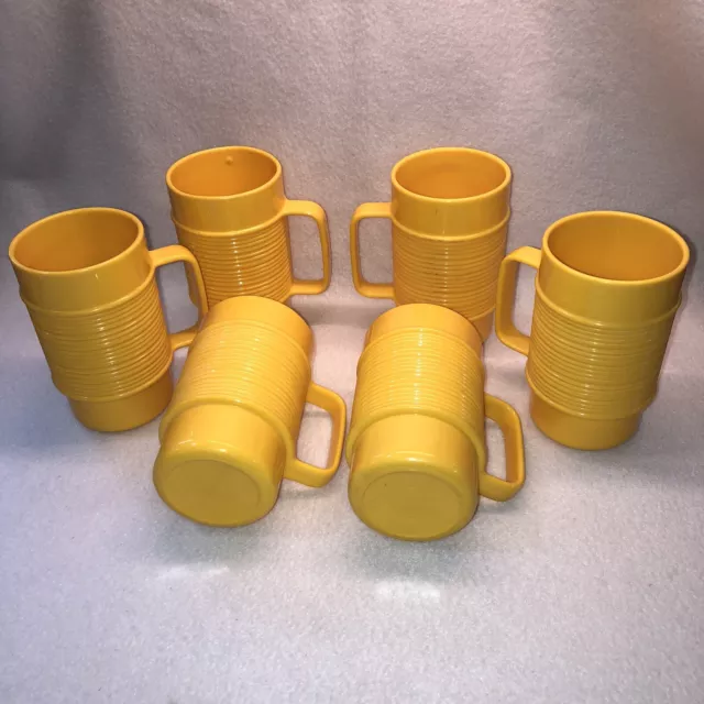 LOT OF 6 VINTAGE YELLOW RUBBERMAID HARD PLASTIC CUPS RIBBED TUMBLERS MUGS  3829