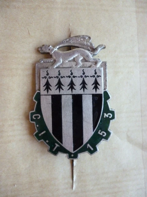 UN INSIGNE MILITAIRE du Train  CIT 151  G 2228. EUR 7,00 - FR