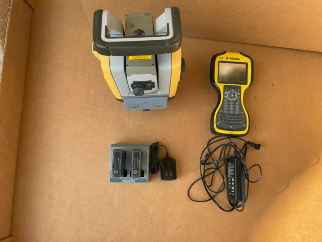 Trimble SPS930 DR Plus 1 / 1 Sec Precision 2.4 GHz Robotic Total Station w/TSC3