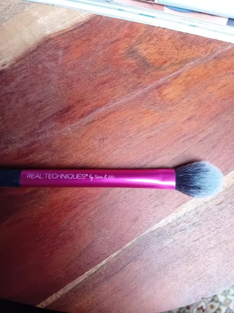 Real Techniques Pinsel Setting Brush Puder Highlighter Neu