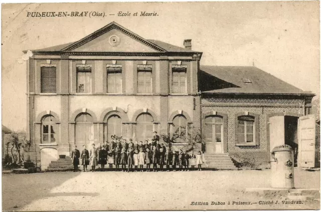 Puiseux-en-Bray (60) Ecole et Mairie. Rare carte.
