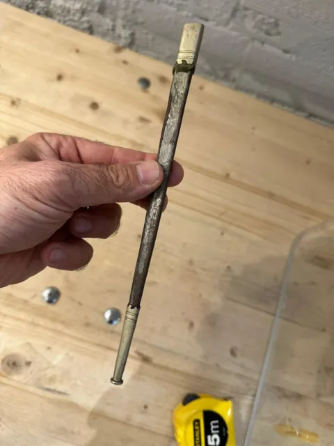 Originale fodero per pugnale seicentesco in ferro e puntali in argento lavorato
