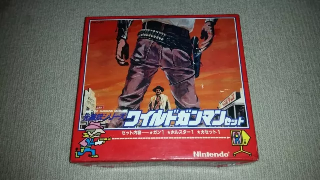 Nintendo Famicom Wild Gunman Set, Zapper Light Gun + Holster + Game Japan NTSC