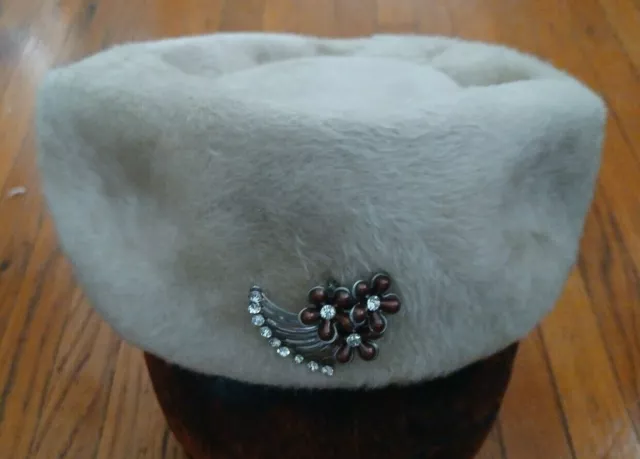 Vtg 1950s PILL BOX FAKE FUR HAT - Small - ORBACHS  New York Rhinestone Brooch