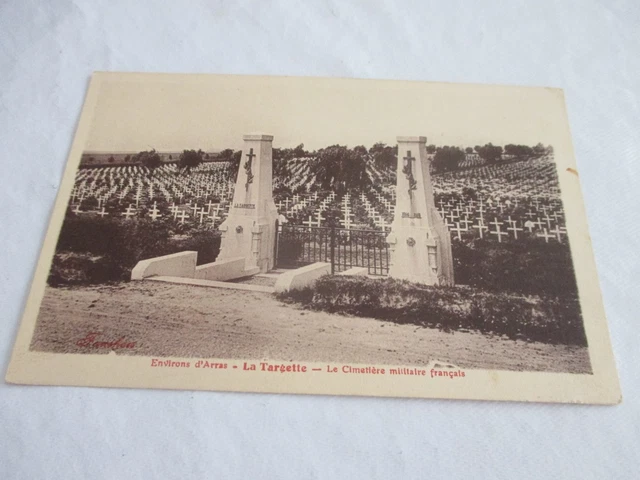 CPA ENVIRON D'ARRAS, le cimetière militaire Français, la Targette (62